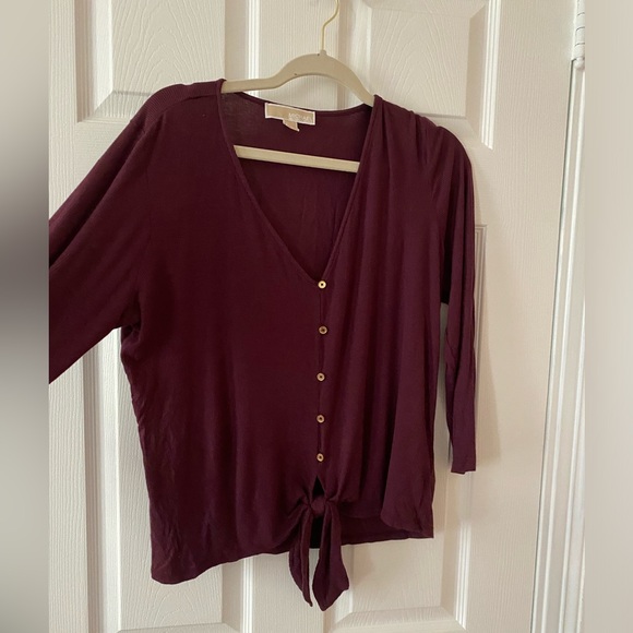 Like new Michael by Michael Kors button down tie front burgundy 3/4sleeve blouse - Picture 3 of 9